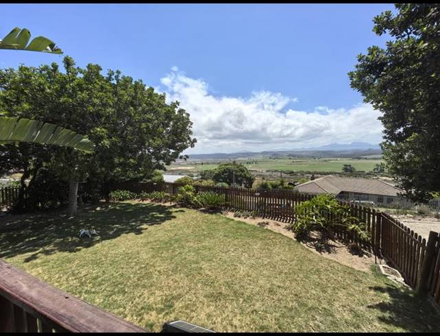 5 BEDROOM HOUSE FOR SALE IN FRAAIUITSIG